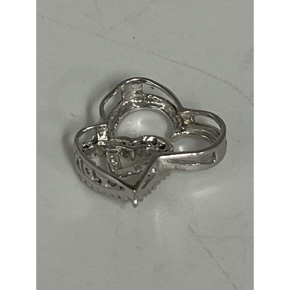 Beautiful 10k White Gold Diamond Open Heart Pendant - Picture 8 of 16